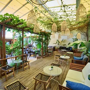 alvorkitecenter-guesthouse.hotelaalgarve.com/